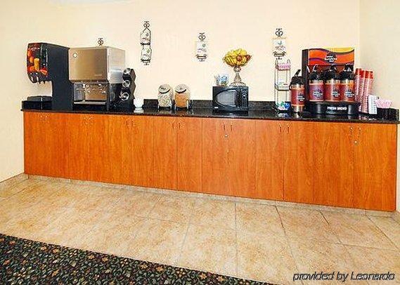 Comfort Inn & Suites Tualatin - Lake Oswego South Restaurant photo