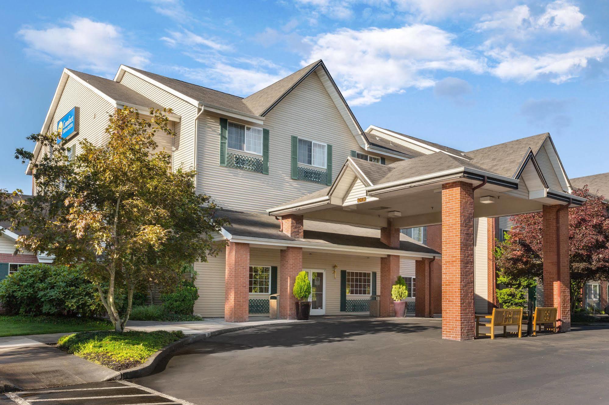 Comfort Inn & Suites Tualatin - Lake Oswego South Exterior photo